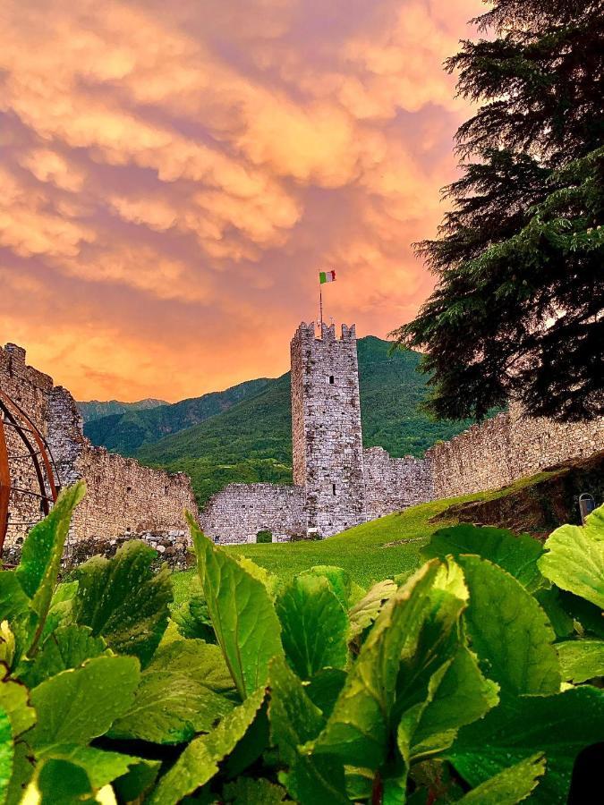 La Casa Sulla Collina Del Castello Villa Breno Exterior foto