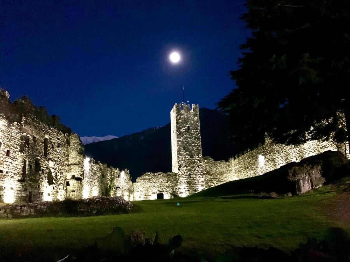 La Casa Sulla Collina Del Castello Villa Breno Exterior foto
