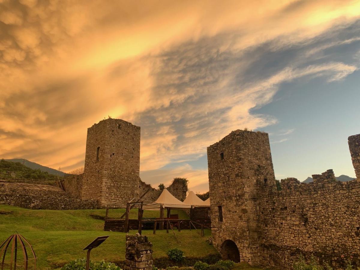 La Casa Sulla Collina Del Castello Villa Breno Exterior foto